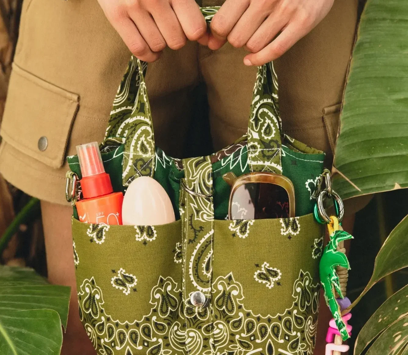 green bag tropical 1500x2000 b5e6fa52 0184 4db8 944c 2e5437464ac2